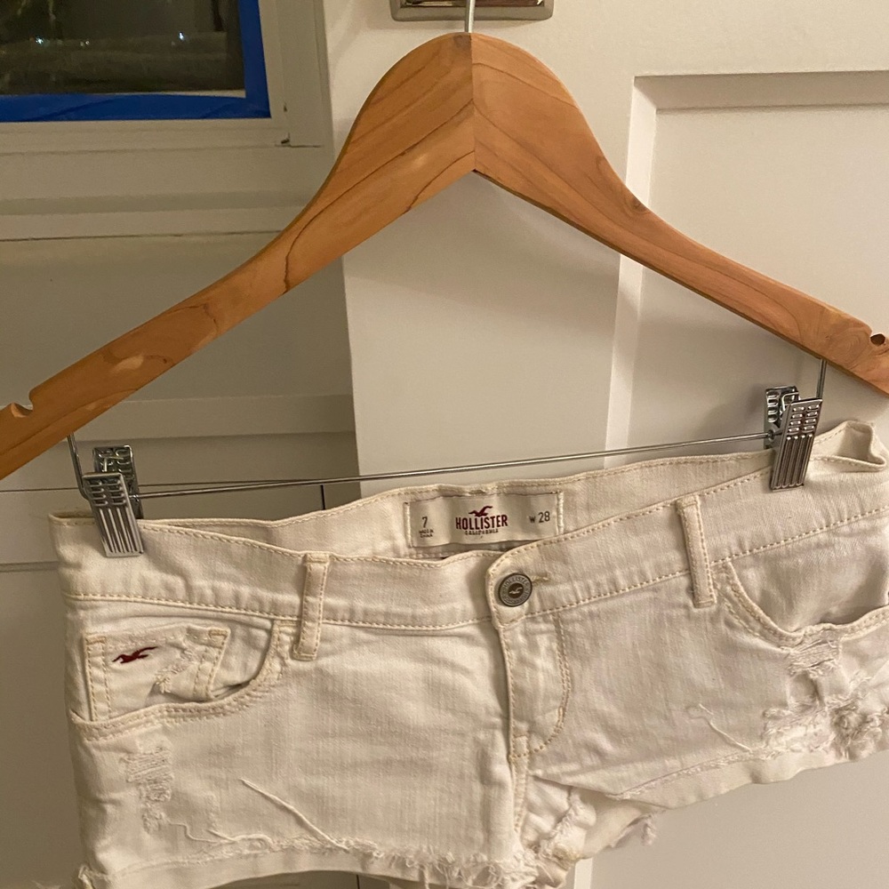 White hollister shorts